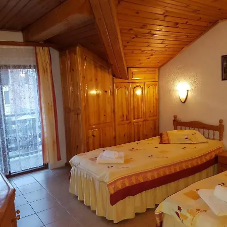 Guest house Hadjipopov House 3*
