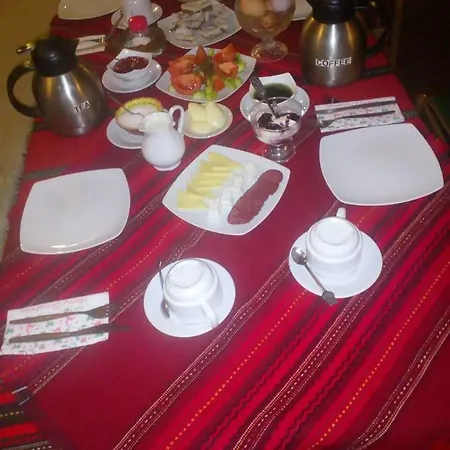 Hadjipopov House 게스트하우스