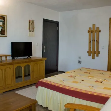 Hadjipopov House Guest house
