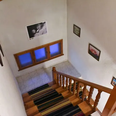 Hadjipopov House 반스코