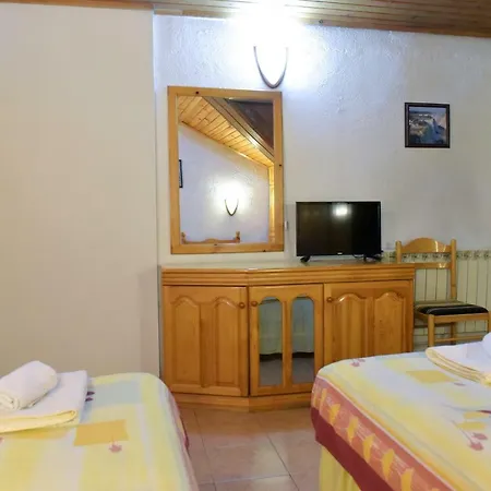 게스트하우스 Hadjipopov House 3*